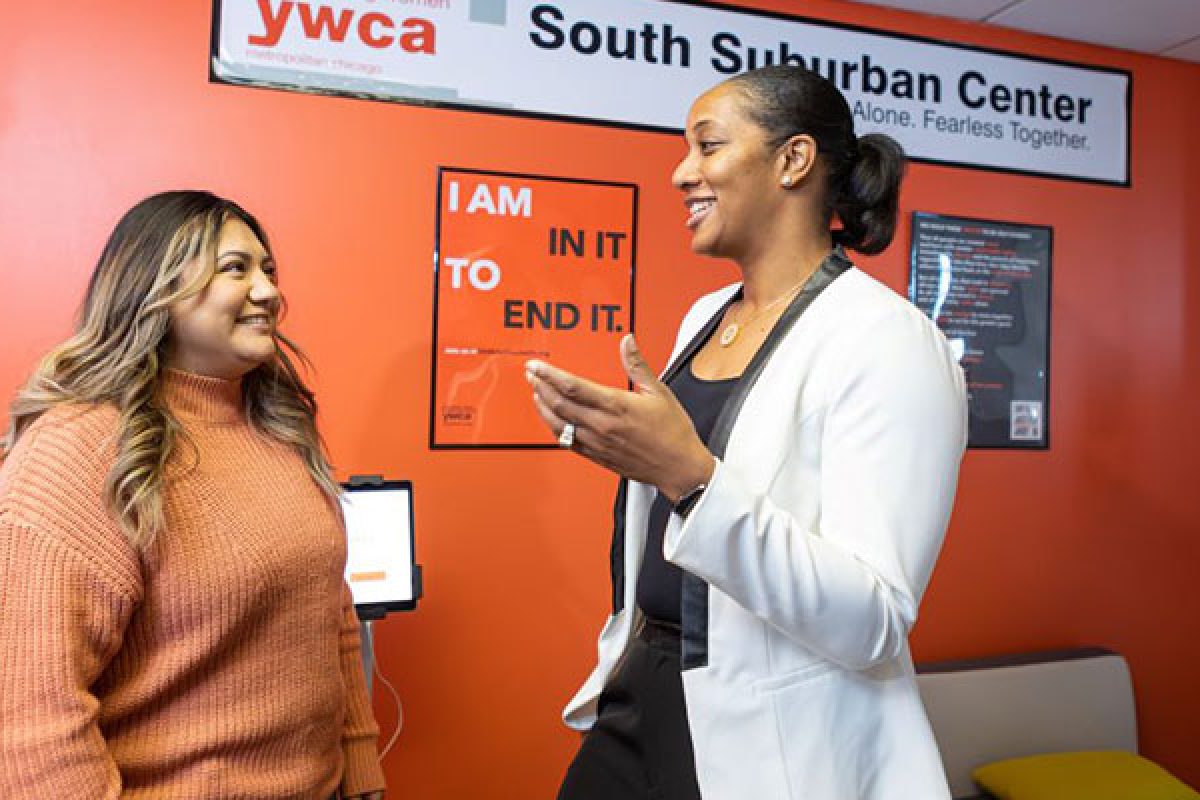Yesenia Hernandez and Nashone Goolsby-Davidson at LinC partner organization YWCA Metropolitan Chicago South Suburban Center